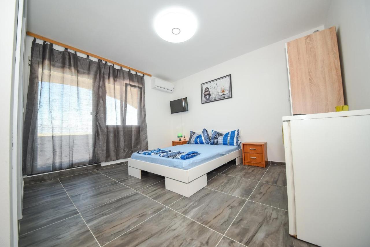 Apartmani Por Vir Bagian luar foto